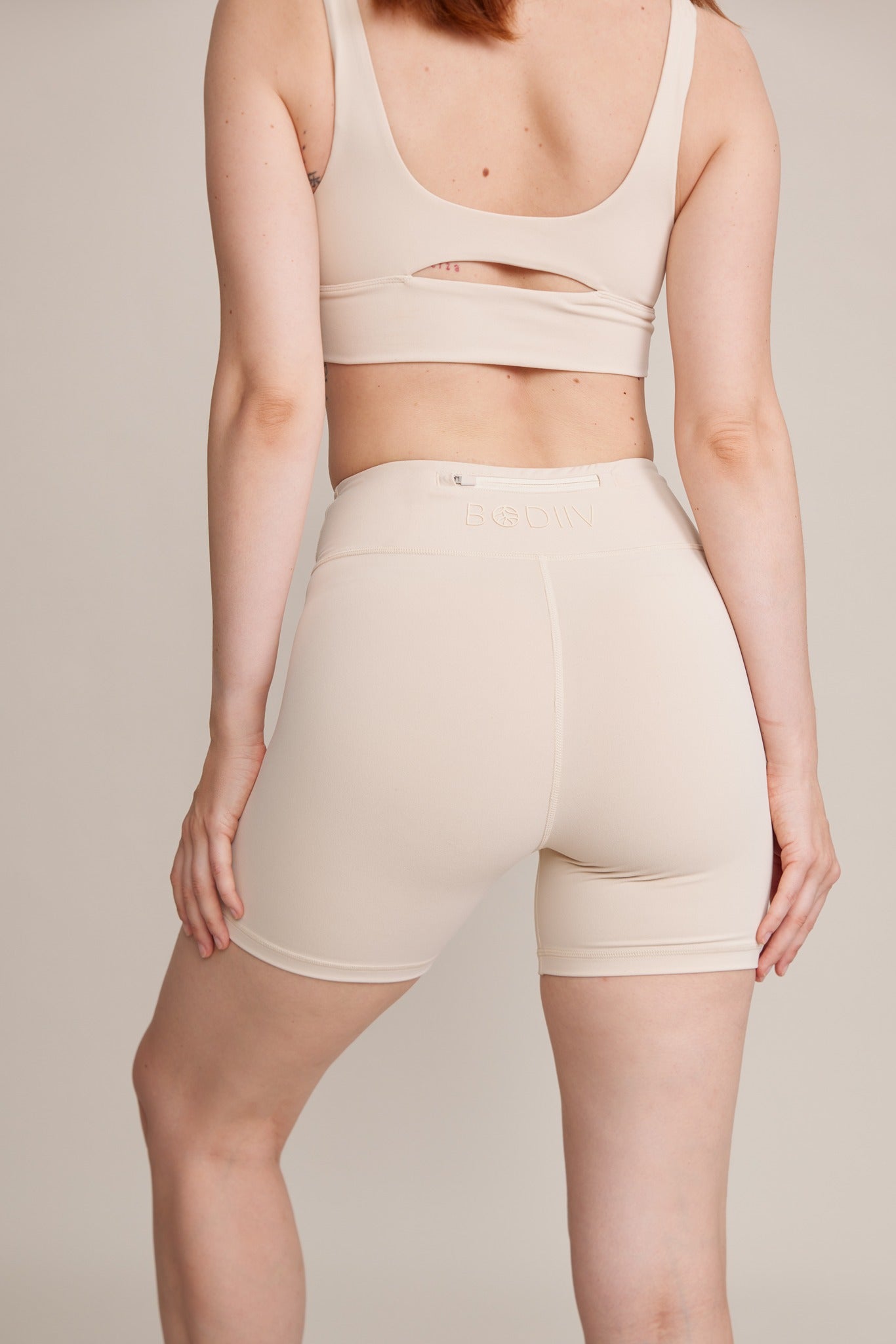 Soft Motion V Waist Run Short 12cm - BODIIV