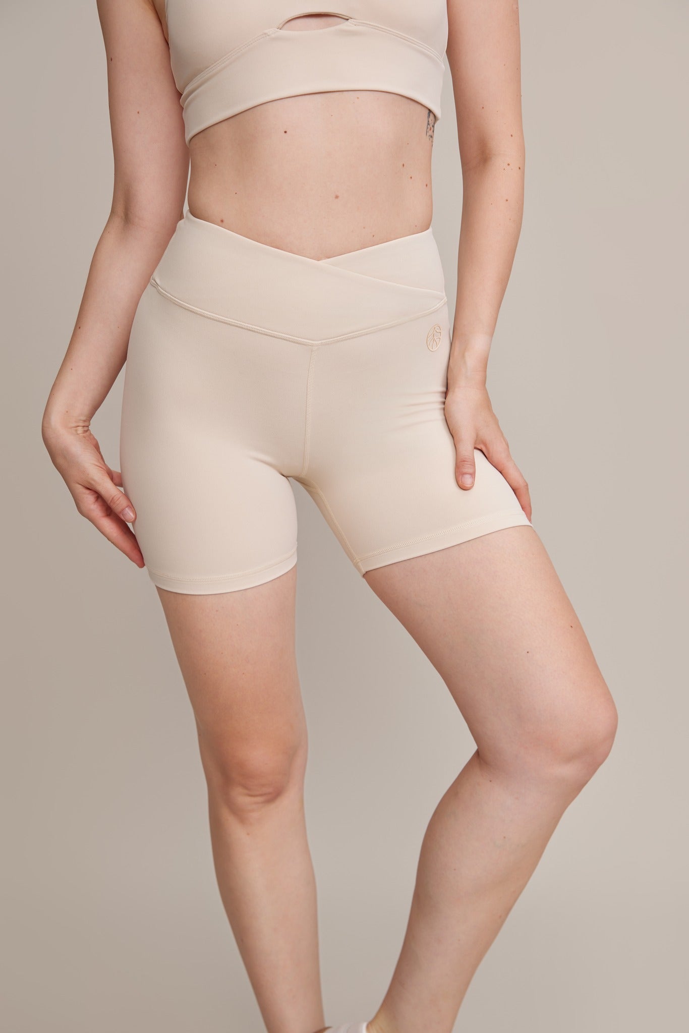 Soft Motion V Waist Run Short 12cm - BODIIV