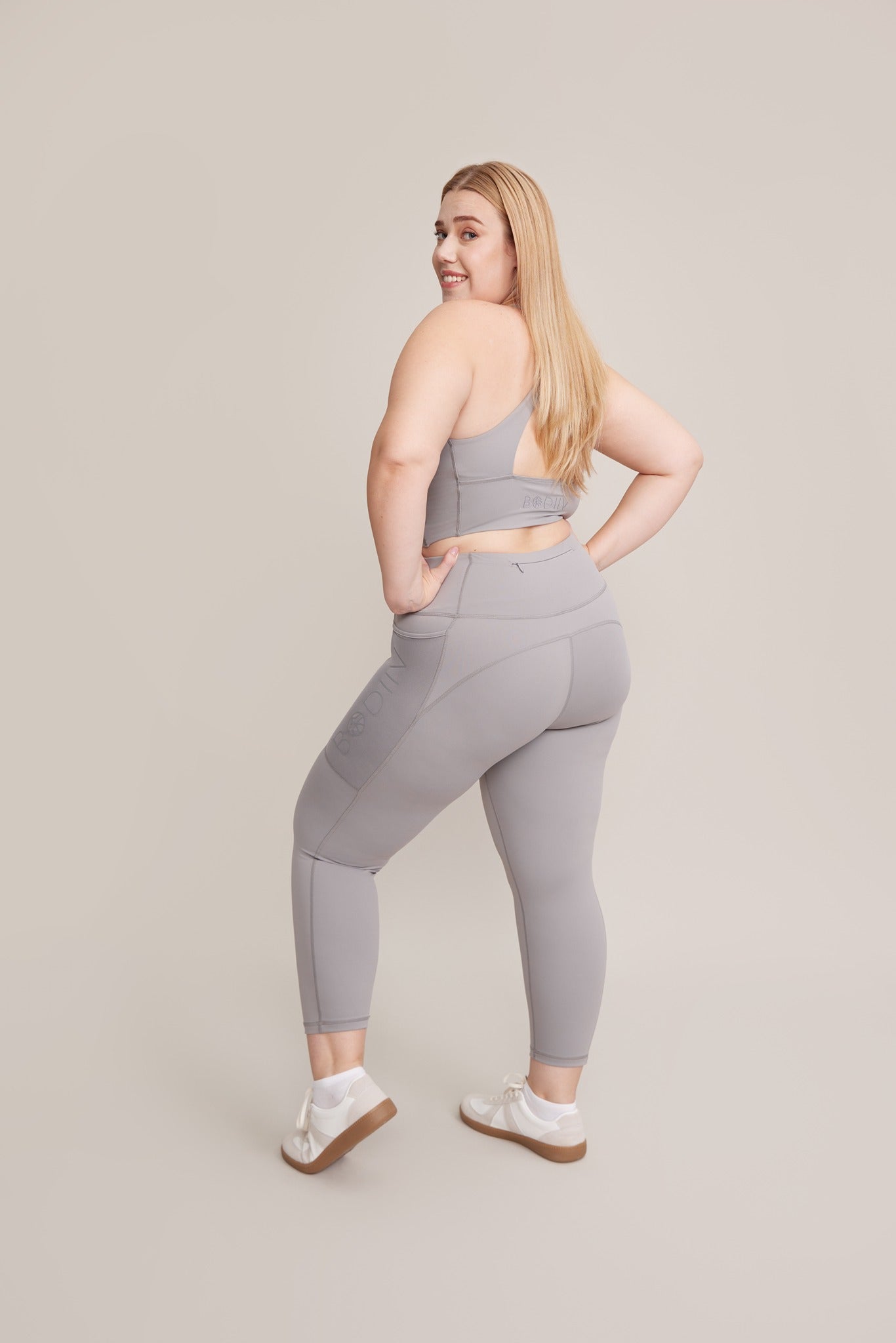 Curvy Comfort V Waistband 7/8 Legging - BODIIV