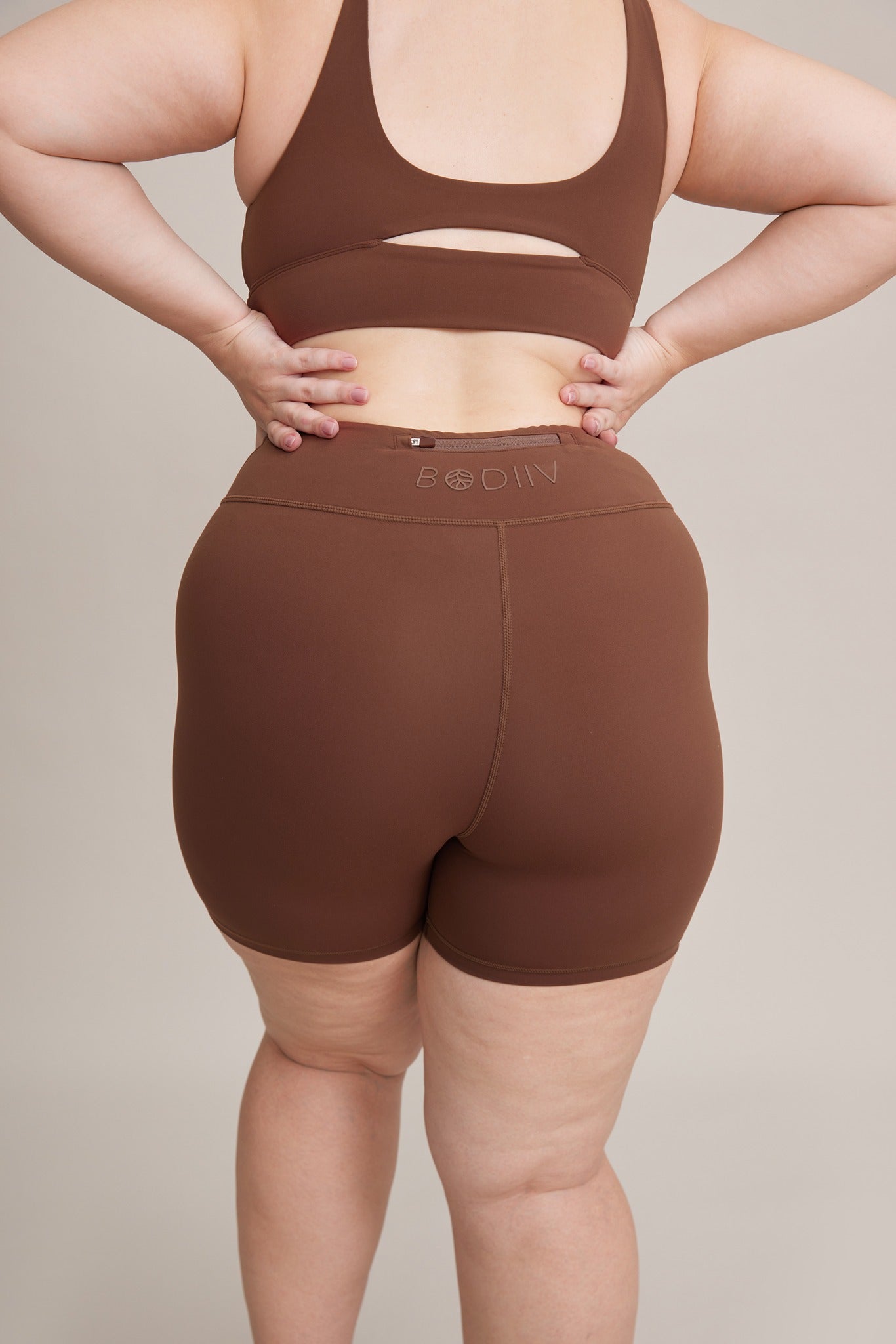 Soft Motion V Waist Run Short 12cm - BODIIV