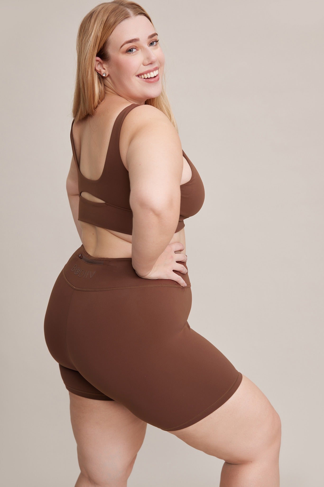 Soft Motion V Waist Run Short 12cm - BODIIV