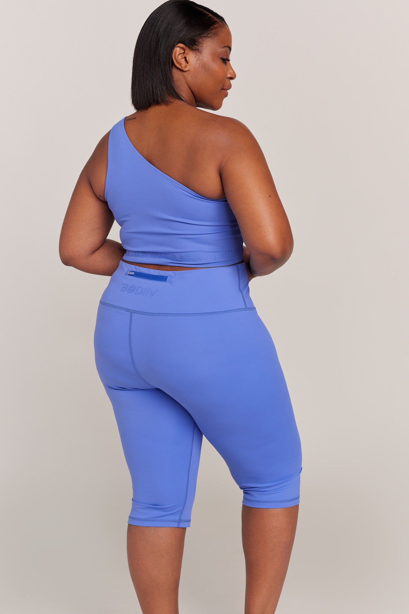 Soft Motion Mid-Rise Capri Legging - BODIIV