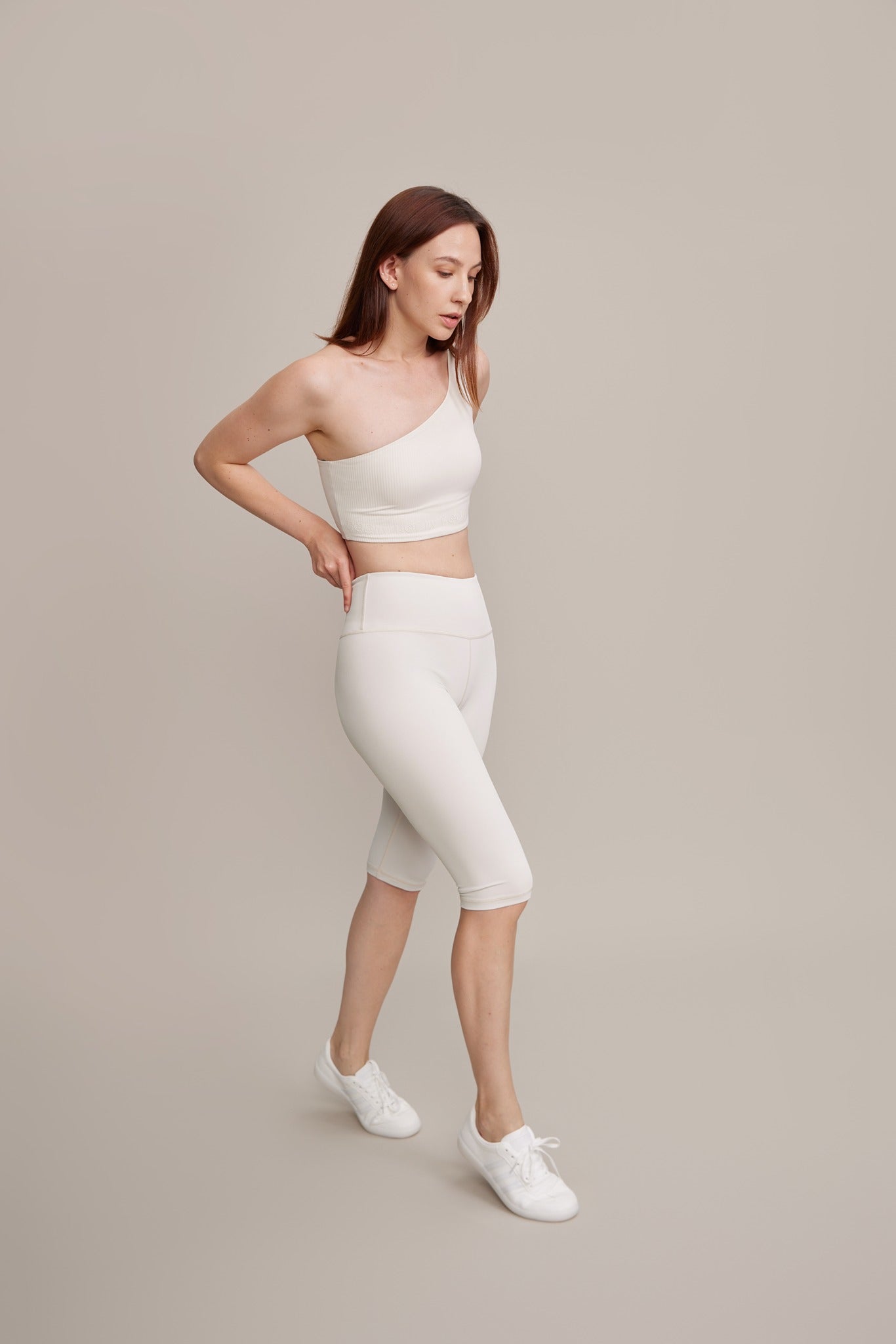 Soft Motion Mid-Rise Capri Legging - BODIIV 