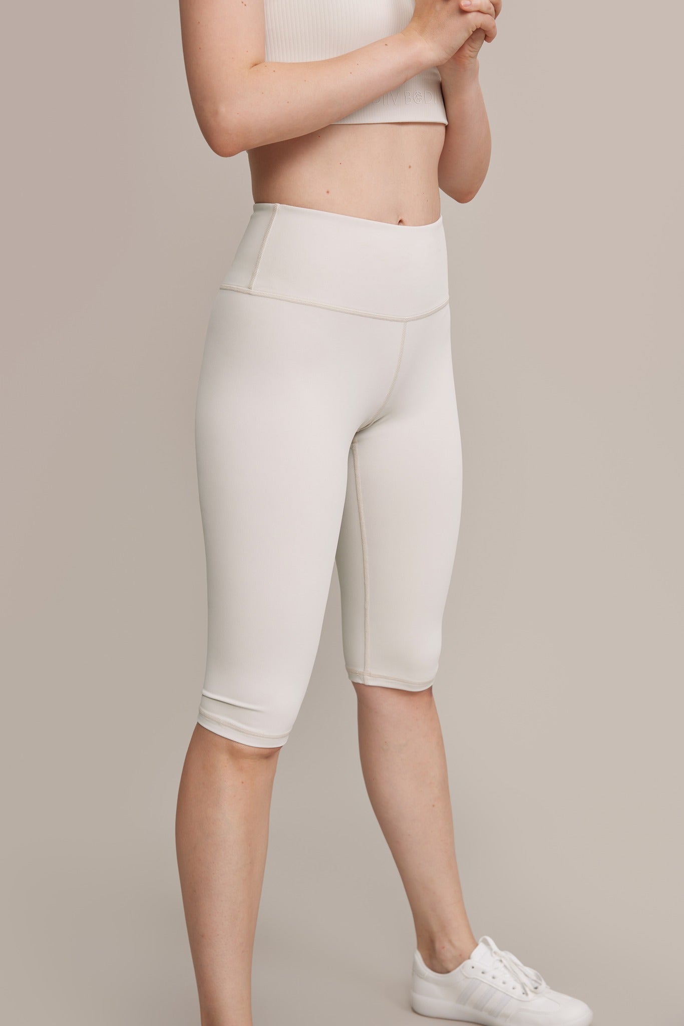 Soft Motion Mid-Rise Capri Legging - BODIIV 