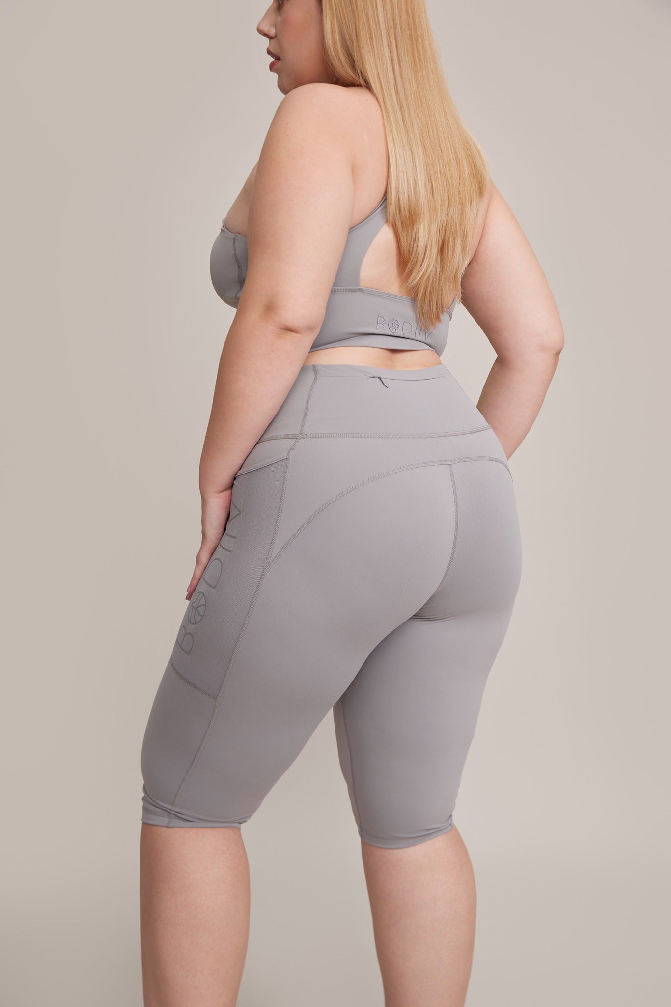 Curvy Comfort V Waistband Capri Legging - BODIIV 